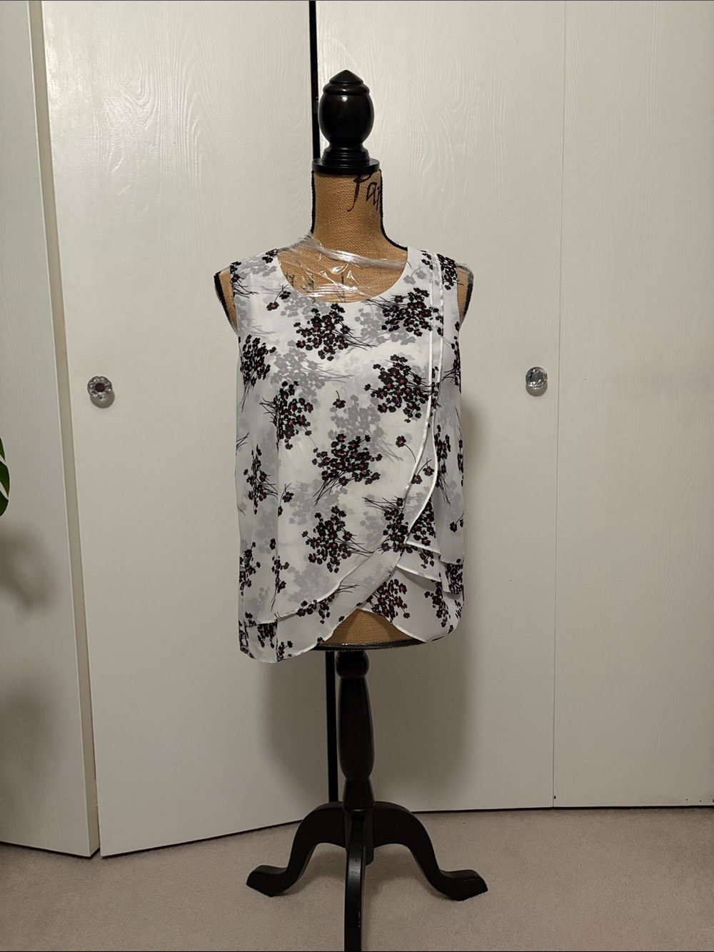 Laura Sleeveless White Floral Overlay Chiffon Shell Top